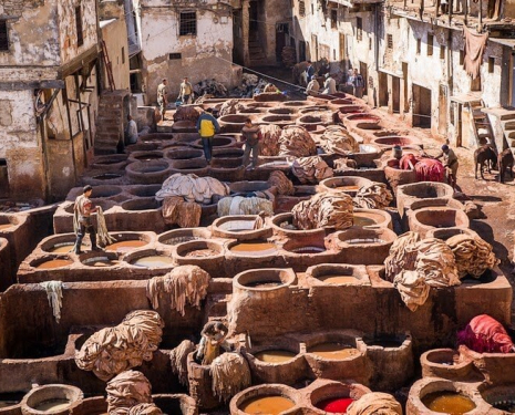 Les tanneries traditionnelles de Fès, au Maroc, Toolito