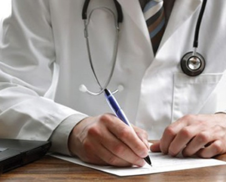 El Ouardi suspend deux médecins de Meknès à cause de "manquements graves", Aujourdhui.ma